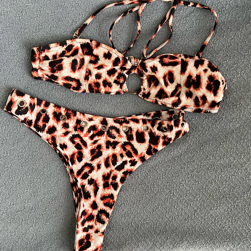 High waisted bikini